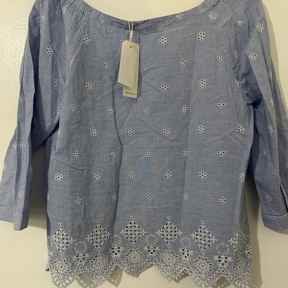 BNWT eyelet chambray off the shoulder top - Picture 2 of 2